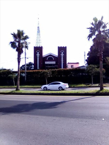 Церковь в минималистическом стиле